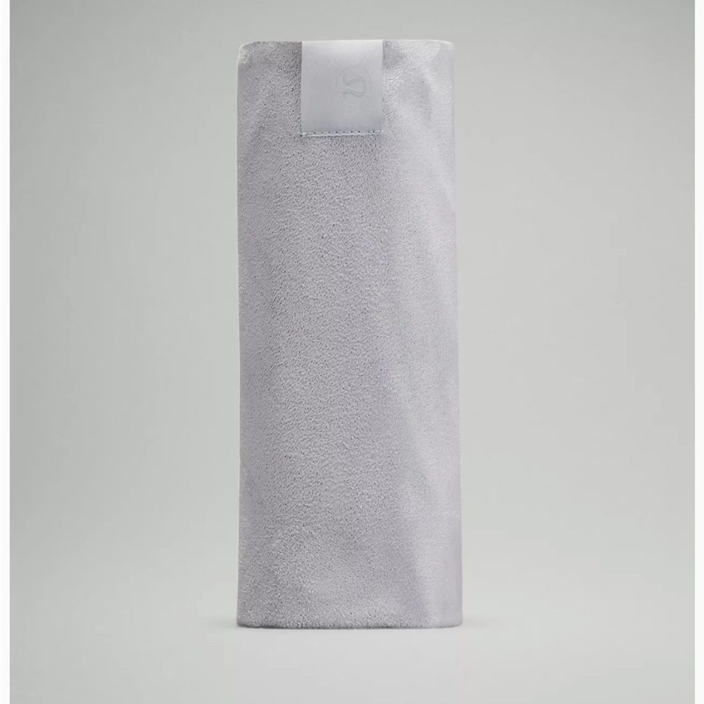 Lululemon The Towel - Hail